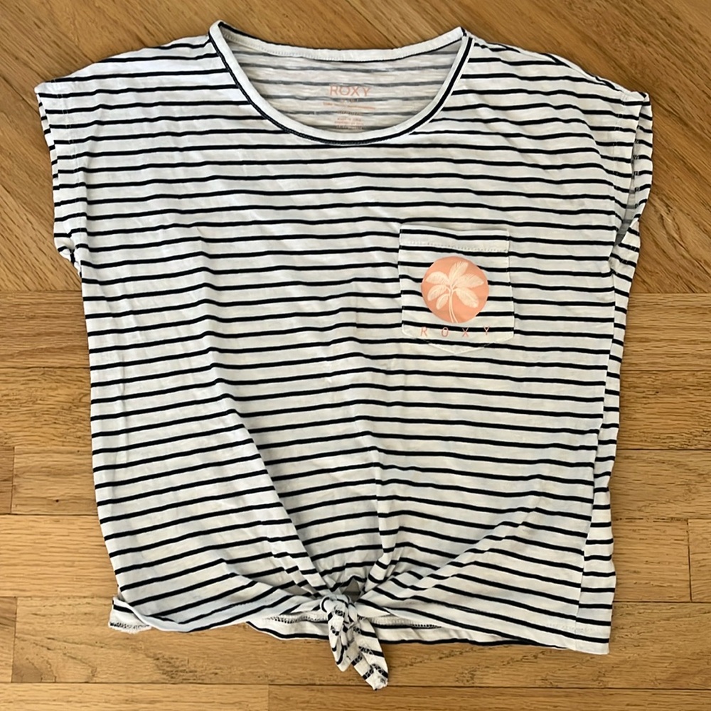 Roxy girls 10/Medium White with navy blue stripes with pocket